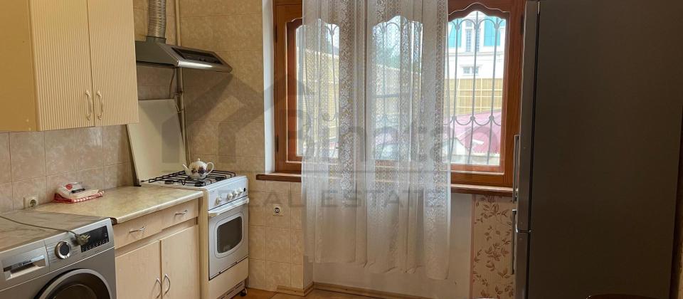 Kirayə verilir 1 otaqlı köhnə tikili 40 m², Elmlər Akademiyası m. - 6