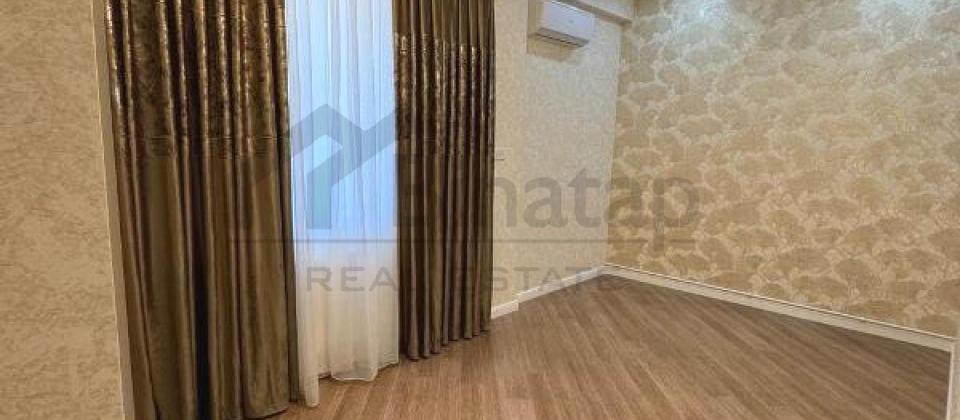 4 otaqli menzil satilir/125 kv.m., BDU ve Elmler Akademiyasi m/s yaxindir