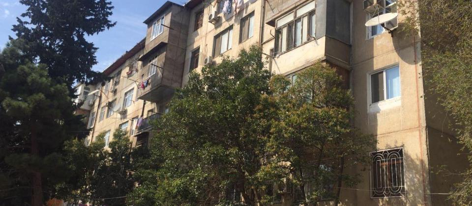Satılır 2 otaqlı köhnə tikili 50 m², Memar Əcəmi m.
