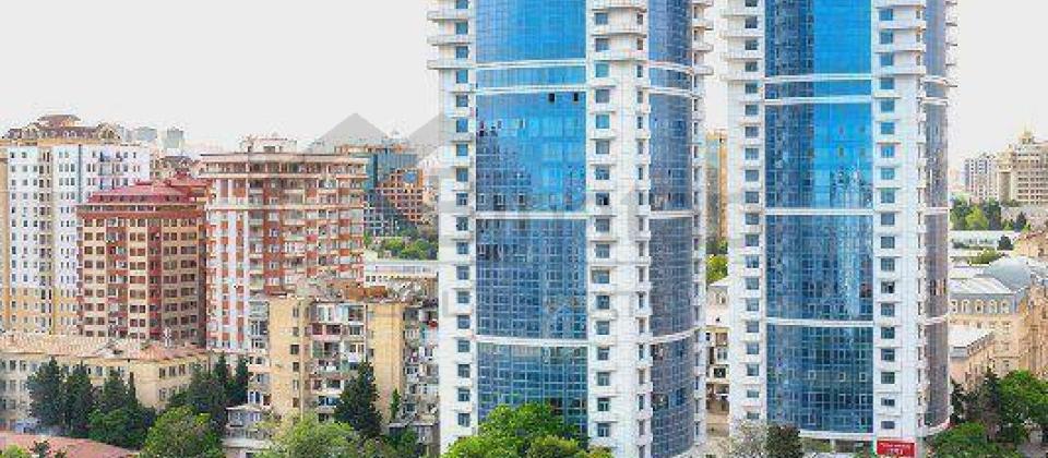 4 otaqlı mənzil satılır/163 kv.m., Grand Park Plaza, Zabitlər parkının yanında yerləşir