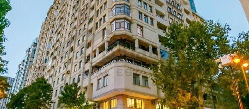 Satılır 4 otaqlı yeni tikili 310 m², 28 May m. - 2