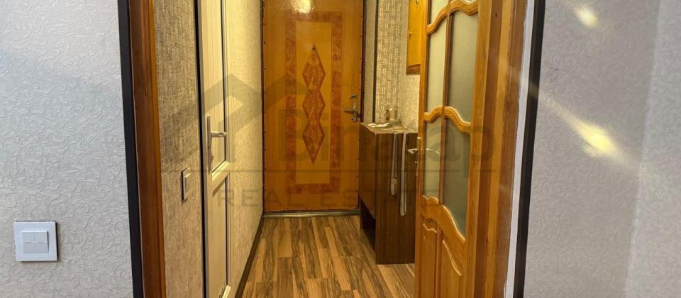 Kirayə verilir 2 otaqlı köhnə tikili, Elmlər Akademiyası m - 9