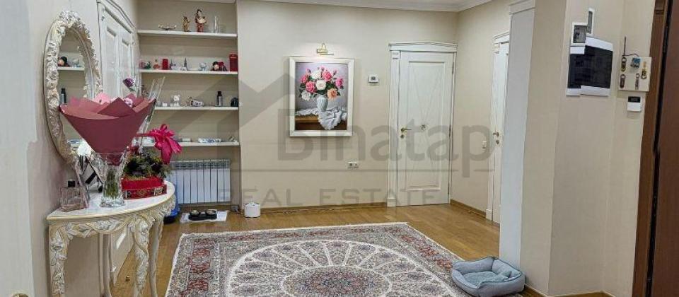 4 otaqlı mənzil satılır/185 kv.m., Axundov bağının yanı, İçərişəhər m/s yaxındır