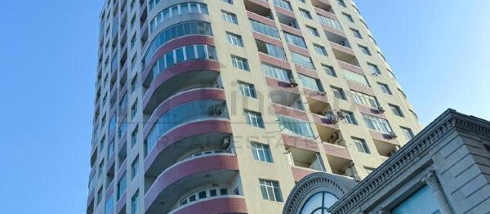 4 otaqlı mənzil satılır/214 kv.m., Hüseyn Cavid prospekti, Elmlər Akademiyası m/s yaxındır