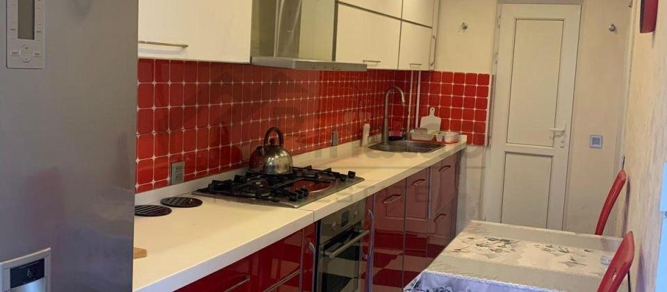 Satılır 2 otaqlı kğhnə tikili, 65 m², 28 may m. - 9
