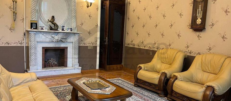 Satılır 3 otaqlı köhnə tikili 145 m², Sahil m. - 9