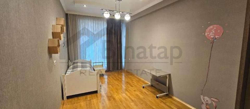 4 otaqlı mənzil satılır/170 kv.m., Yaşıl Ada uşaq bağçasının yanı, 8 Noyabr m/s yaxındır - 6