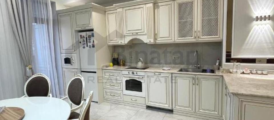 4 otaqlı mənzil satılır/144 kv.m., 20 Yanvar və İnşaatçılar m/s yaxındır - 3