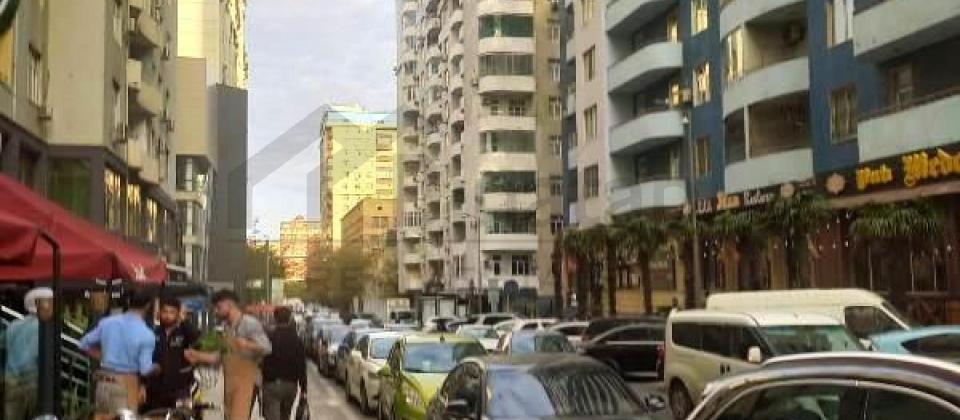 OBYEKT SATILIR..! Naxçıvan küç.(6cı parallel), Statistika Komitəsi ilə üzbə üz yerləşir/100kv.m. - 2