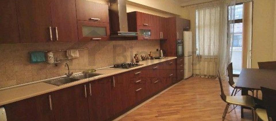 3 otaqlı mənzil satılır/195 kv.m., 28 May m/s yanında yerləşir - 9