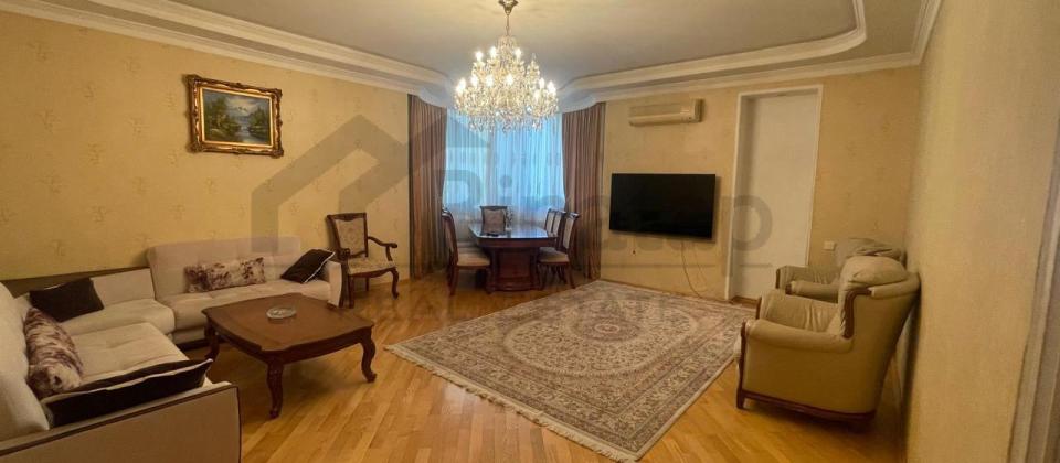 Satılır 3 otaqlı yeni tikili 120 m², İnşaatçılar m. - 2