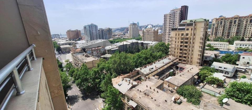 Satılır 3 otaqlı yeni tikili 166 m², 28 May m. - 15