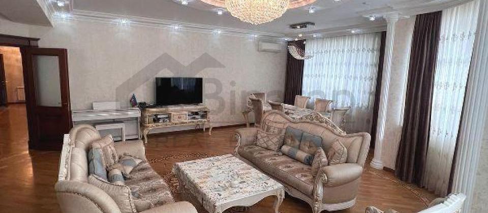 4 otaqlı mənzil satılır/188 kv.m., Çin Səfirliyinin yanında yerləşir