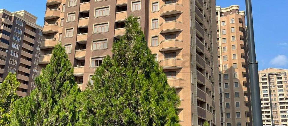 Satılır 4 otaqlı yeni tikili 185.6 m², 28 May m.