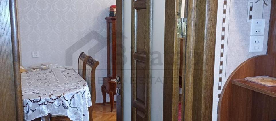 8-ci mikr Azadlıq metrosu 2dəq məsafədə Leninqrad lahiyəli 3otağ
