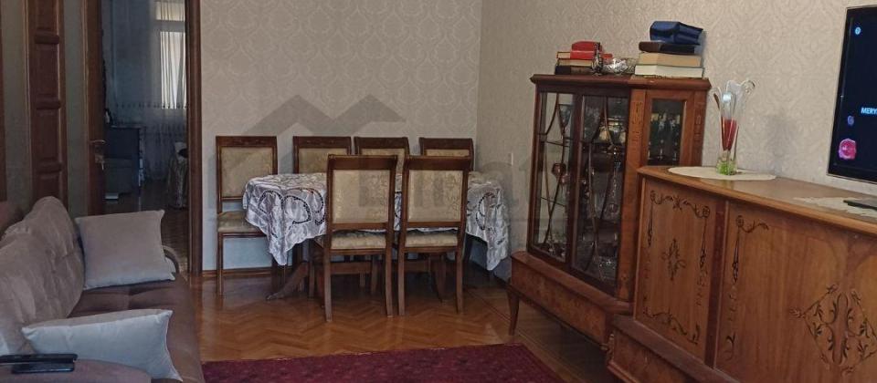 8-ci mikr Azadlıq metrosu 2dəq məsafədə Leninqrad lahiyəli 3otağ - 5