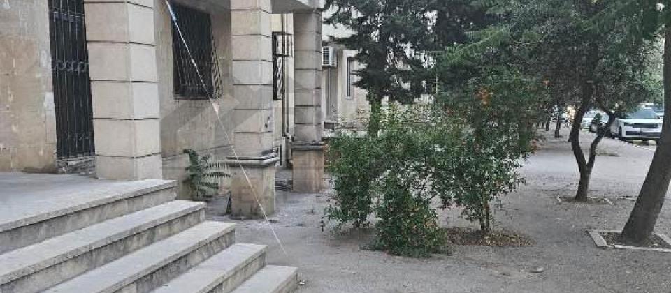 3 otaqlı mənzil satılır/70 kv.m., Musabəyov parkının yanı, İnşaatçılar və E.Akademiyası m/s yaxındır - 12