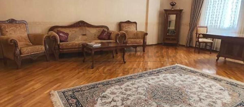 3 otaqlı mənzil satılır/153 kv.m., Ceyhun Hacıbəyli küçəsi, 28 May m/s yaxındır