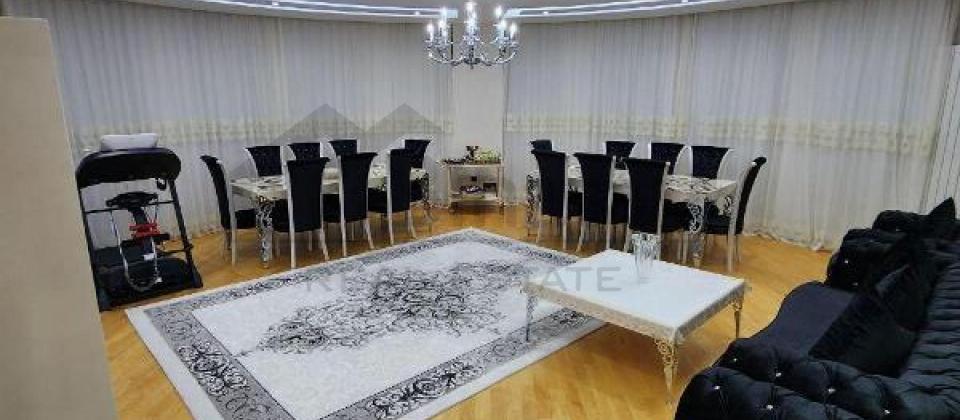 4 otaqlı mənzil satılır/226 kv.m., Sevgi parkı və Xətai m/s yaxındır