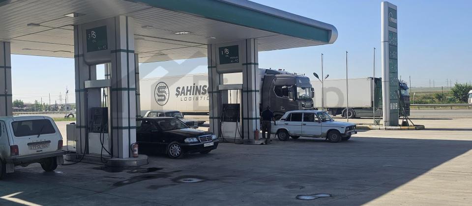 Yanacaqdoldurma məntəqəsi satılır