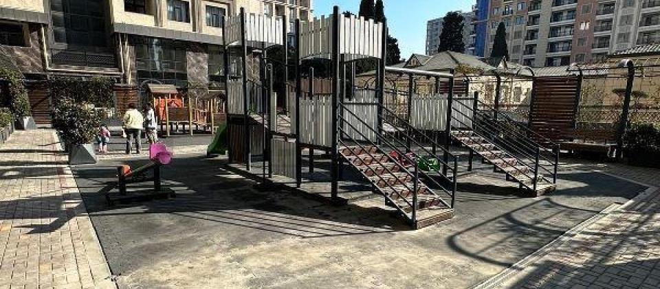 3 otaqlı mənzil satılır/151 kv.m., Təhsil Nazirliyinin yanında yerləşir - 2