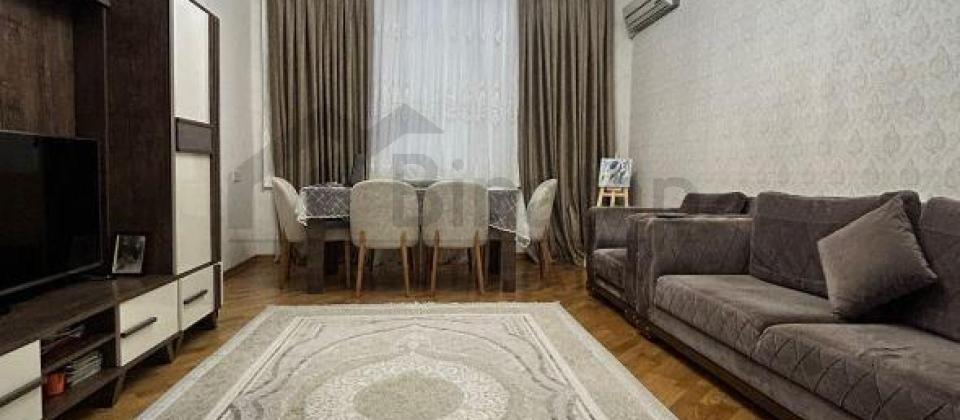 3 otaqlı mənzil satılır/105 kv.m., İnşaatçılar m/s yanında yerləşir