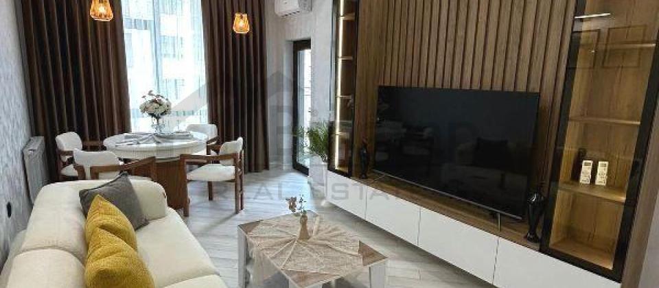 2 otaqlı mənzil satılır/70 kv.m., Şərq bazarı və 28 May m/s yaxındır