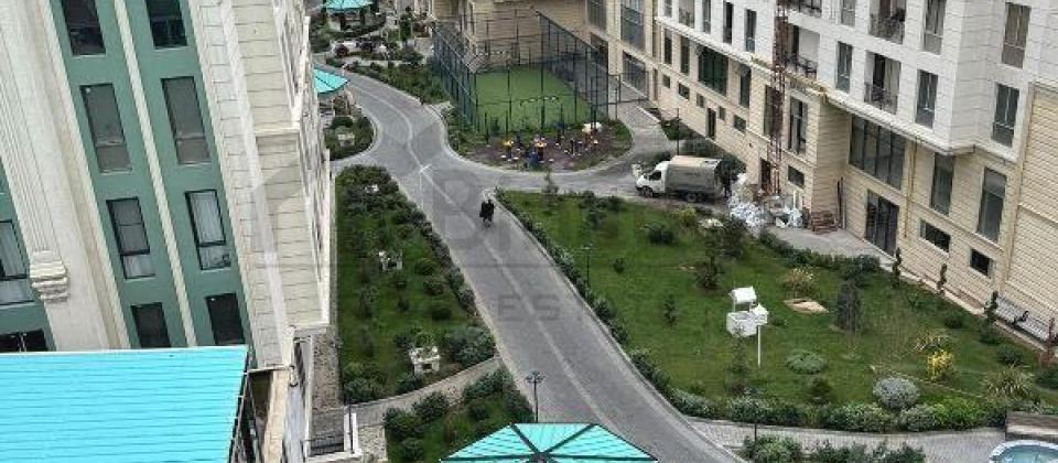 3 otaqlı mənzil satılır/117 kv.m., Zumrud Residence, Heydər Əliyev mərkəzinin yanı
