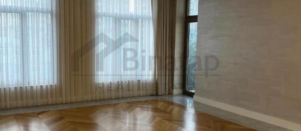 4 otaqlı mənzil satılır/216 kv.m., Gənclik Mall t/v və Gənclik m/s yaxındır