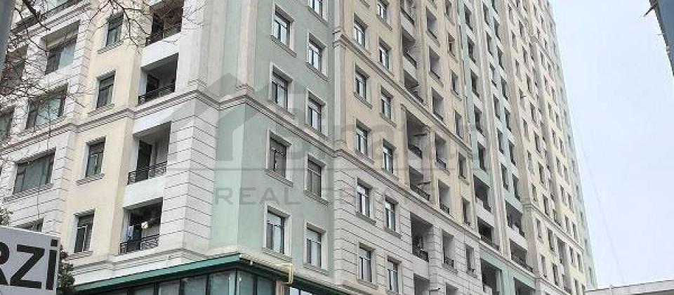 3 otaqlı mənzil satılır/152 kv.m., 1№li Asan Xidmət və Tibb Universitetinin yanında yerləşir