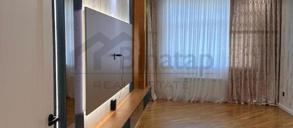 3 otaqlı mənzil satılır/135 kv.m., Neftçilər m/s, Start idman kompleksinin yanı