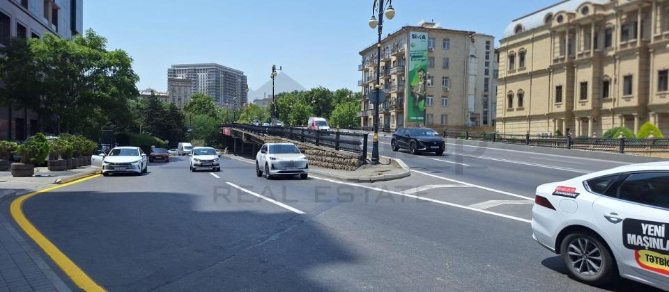 Satılır 2 otaqlı köhnə tikili 55 m², Nizami m. - 7