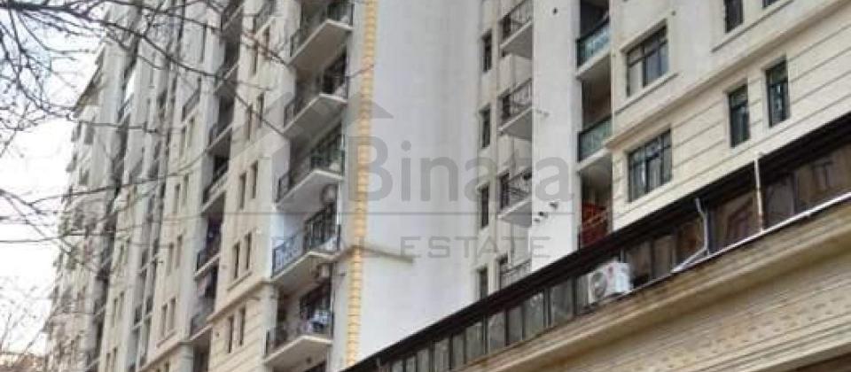 2 otaqlı mənzil satılır/97.7 kv.m., Şərq bazarı və Təhsil Nazirliyinə yaxındır