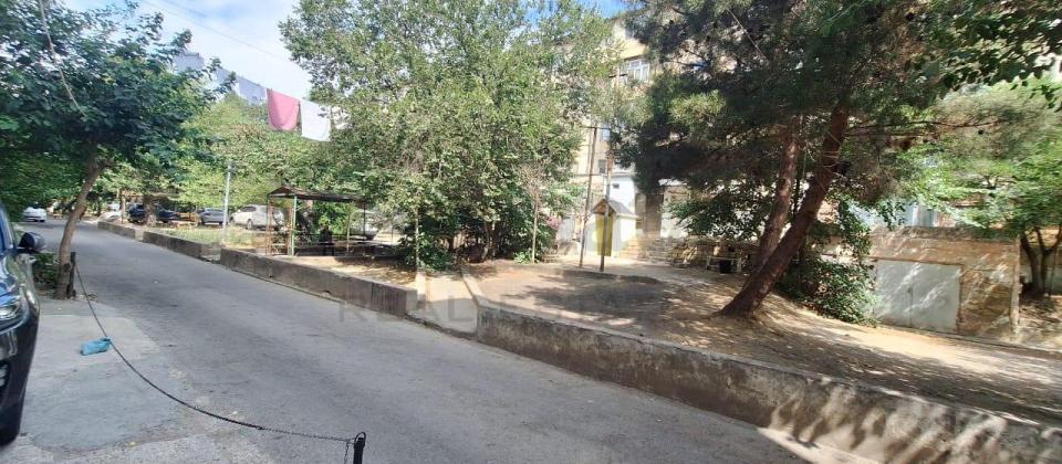 Satılır 1 otaqlı köhnə tikili 35 m², Memar Əcəmi m. - 3