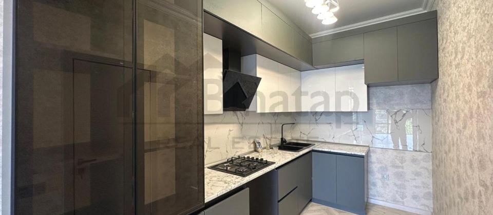 3 otaqlı mənzil satılır/100 kv.m., 28 May m/s və 28 Mall t/m yanında yerləşir - 9