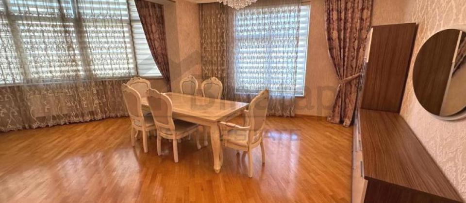 4 otaqlı mənzil satılır/165 kv.m., Statistika komitəsi ilə üzbə üz yerləşir, Nizami m/s yaxındır