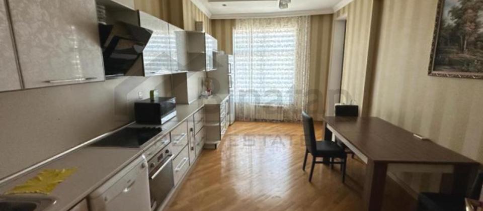 4 otaqlı mənzil satılır/165 kv.m., Statistika komitəsi ilə üzbə üz yerləşir, Nizami m/s yaxındır - 6