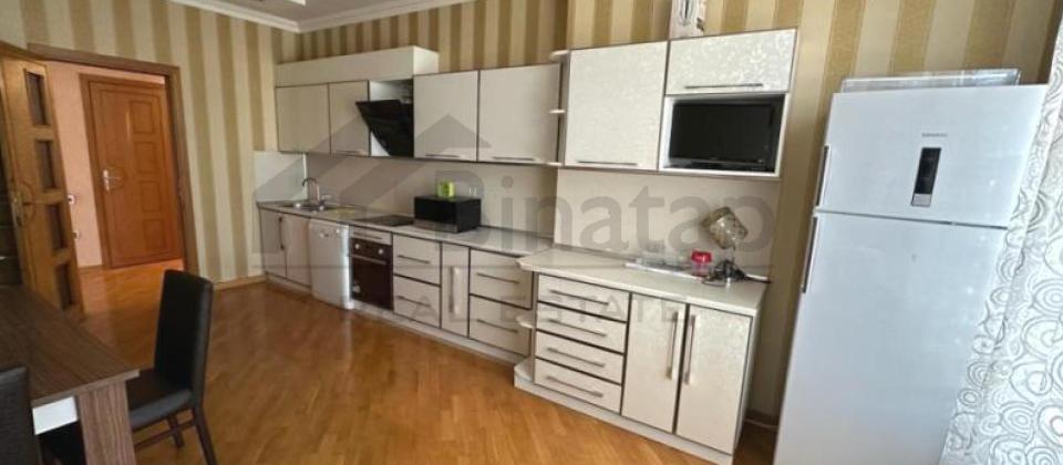 4 otaqlı mənzil satılır/165 kv.m., Statistika komitəsi ilə üzbə üz yerləşir, Nizami m/s yaxındır - 7