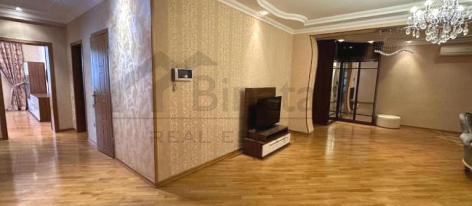 4 otaqlı mənzil satılır/165 kv.m., Statistika komitəsi ilə üzbə üz yerləşir, Nizami m/s yaxındır - 10