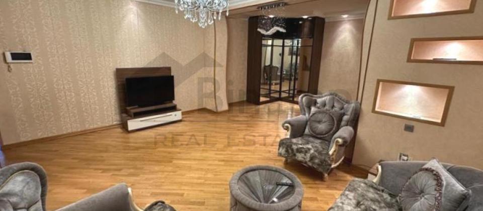 4 otaqlı mənzil satılır/165 kv.m., Statistika komitəsi ilə üzbə üz yerləşir, Nizami m/s yaxındır - 12