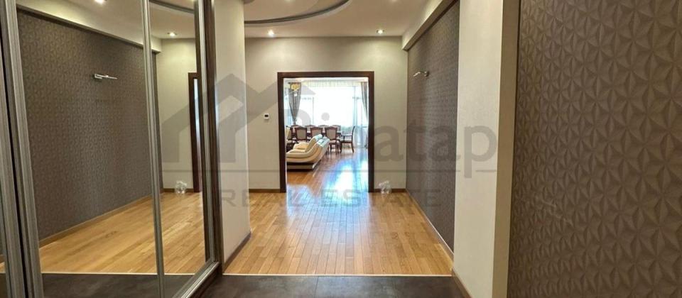 E.Akademiyasi metrosu