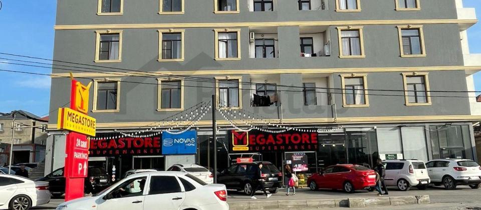 Masazır Meqastorenin Binasında podmayak mənzil satılır