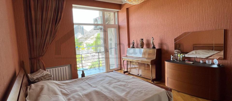 TÜRK SƏFIRLIYININ yanında. - 11