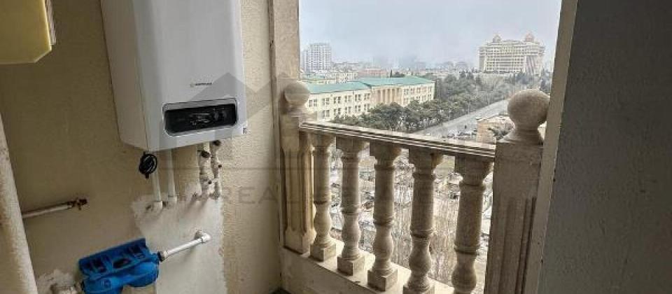 Tibb Universiteti və Semaşko xəstəxanasının yanında 2 otaqlı mənzil satılır/75 kv.m. - 15