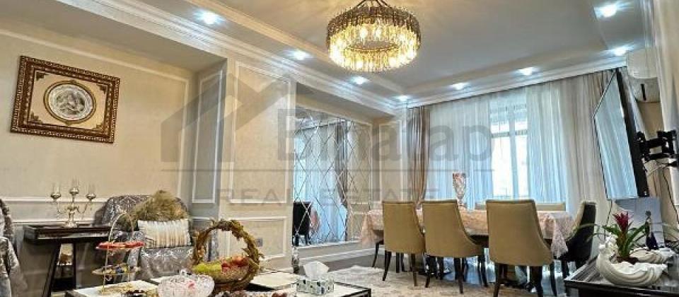 Tbilisi prospekti, Grand Hayat Residence'də 4 otaqlı mənzil satılır/175 kv.m.