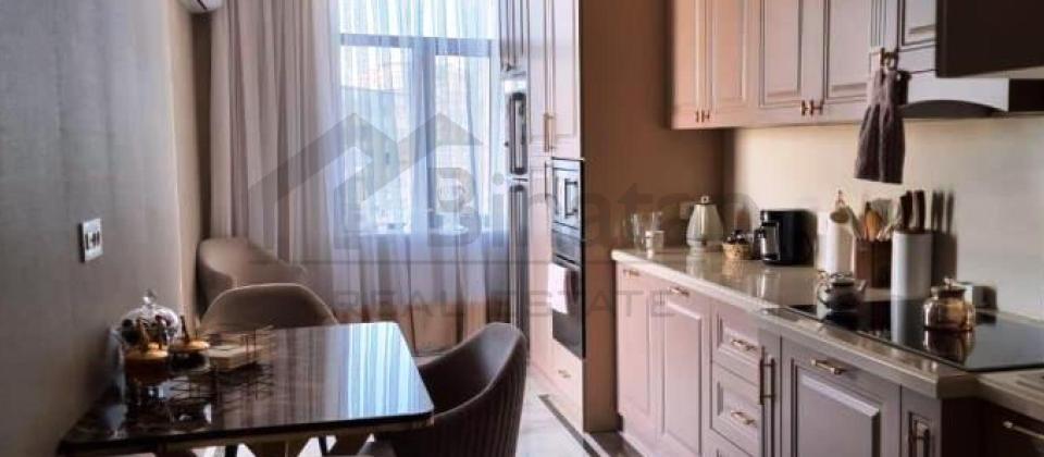 Elmlər Akademiyası m/s yanında 4 otaqlı mənzil satılır/170 kv.m. - 8