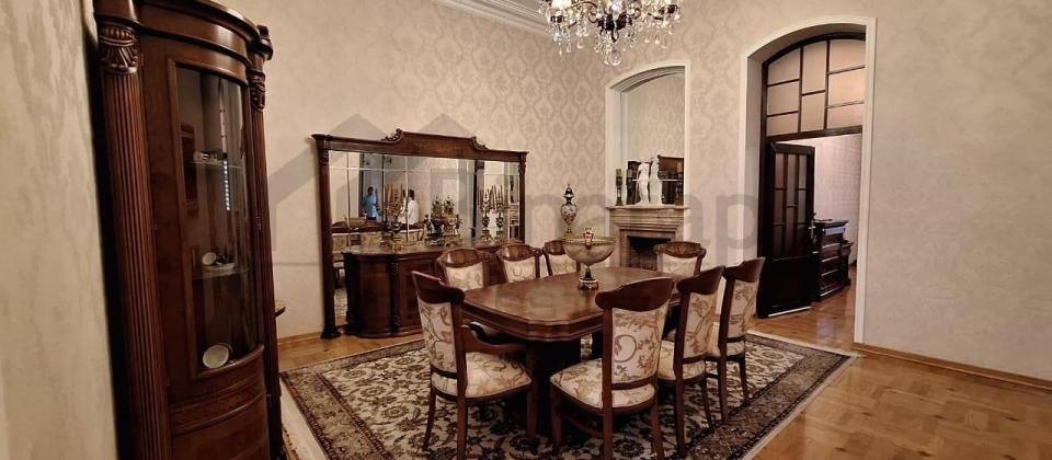 Satılır 5 otaqlı köhnə tikili 175 m², İçəri Şəhər m. - 2