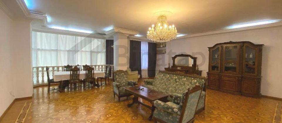 3 otaqlı mənzil satılır/181 kv.m., 28 Mall t/m və 28 May m/s yanında yerləşir - 2