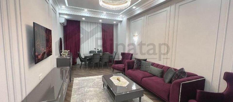 3 otaqlı mənzil satılır/135 kv.m., Olimpik Stara yaxın, Neftçi bazanın yanında yerləşir