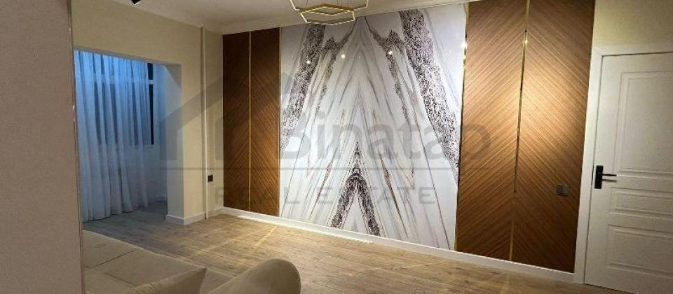 2 otaqlı mənzil satılır/71 kv.m., Gənclər parkının yanı, Gənclik m/s yaxındır